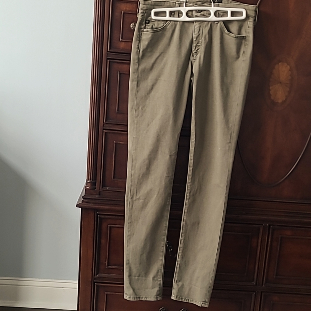 AG Cigarette Leg Pants 26 Regular, low rise